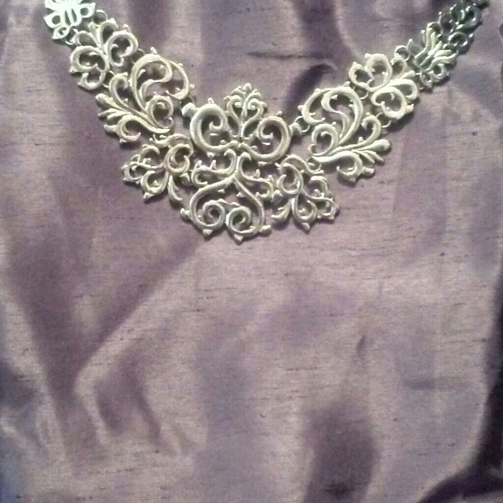 Intricately Designed Silvertone Statement Necklace - image 3